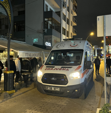 KOCAELİ'DE KAFEDE KÜFÜR KAVGASI: 2 YARALI
