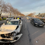 KOCAELİ'DE ÜÇ OTOMOBİL ZİNCİRLEME KAZAYA KARIŞTI: 4 YARALI