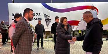 Merttürk, fabrika işçilerini mesailerine uğurladı