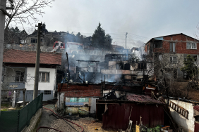 YANGIN FACİASI: BABA VE OĞLUNUN EVLERİ KÜLE DÖNDÜ