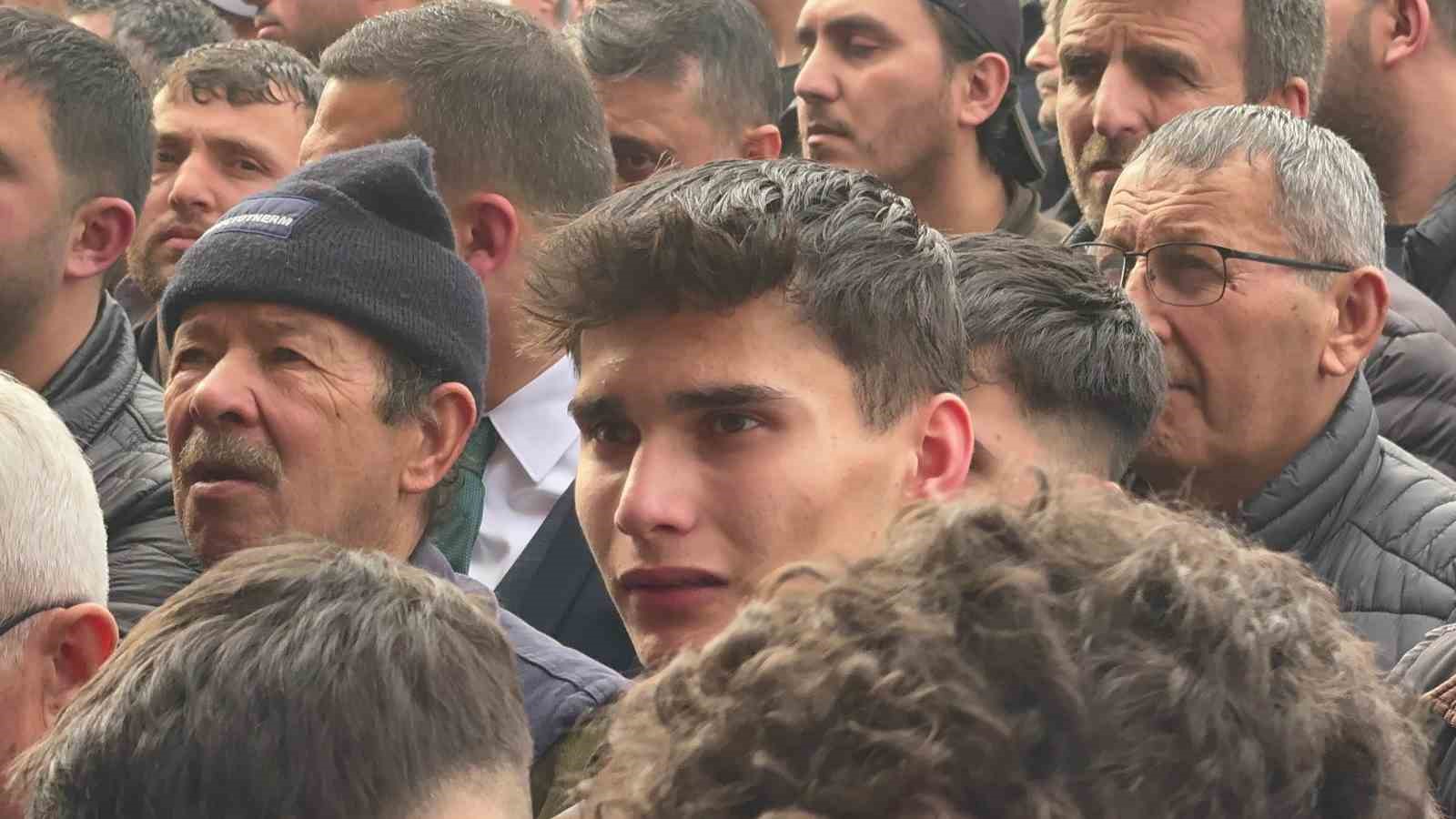 20240327aw171679 0.jpg