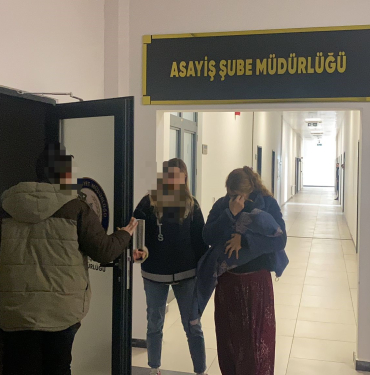 EVDEN 113 BİN TL'LİK ZİYNET EŞYA ÇALAN KADINA EV HAPSİ