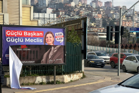 Fatma Kaplan Hürriyet' in afişine çirkin saldırı