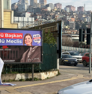 Fatma Kaplan Hürriyet' in afişine çirkin saldırı