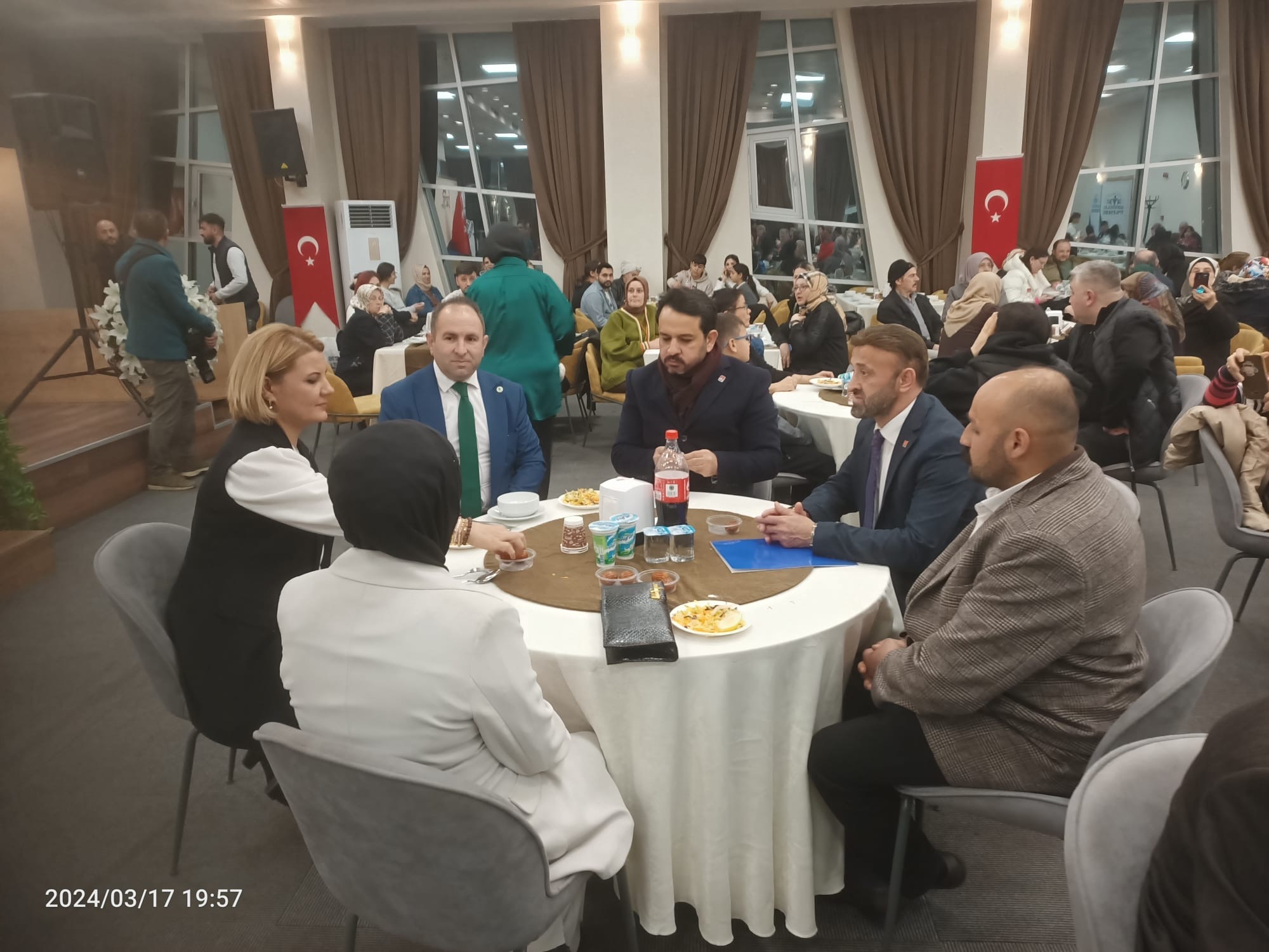 Gelecek İzmit'ten iftar