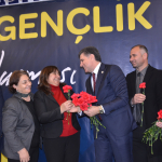 Gencay Yıldıztekin dur durak bilmiyor