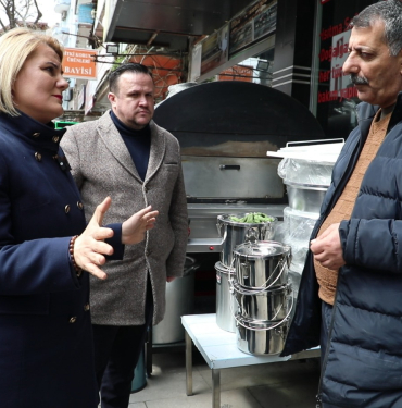 Hürriyet Kadıköy mahallesindeki spotçuları kaldırım işgali konusunda uyardı