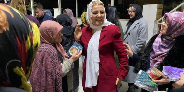 Hürriyet teravih sonrası Şirinevler Camii’nde cemaat ile buluştu
