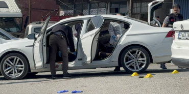 Husumetlisini otomobilden indiği esnada tabancayla vurdu