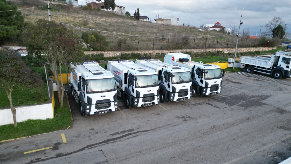 İZMİT BELEDİYESİ 3 YENİ ÇÖP KAMYONU DAHA SATIN ALDI