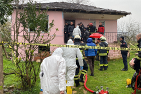 EVDE ÇIKAN YANGIN SONU OLDU YANGINDA MAHSUR KALAN YAŞLI KADIN HAYATINI KAYBETTİ