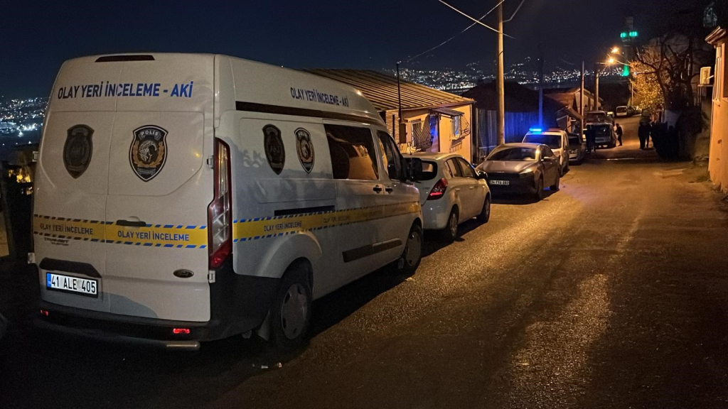 KOMŞULARININ HABER ALAMADIĞI YAŞLI KADIN ÖLÜ EVİNDE BULUNDU