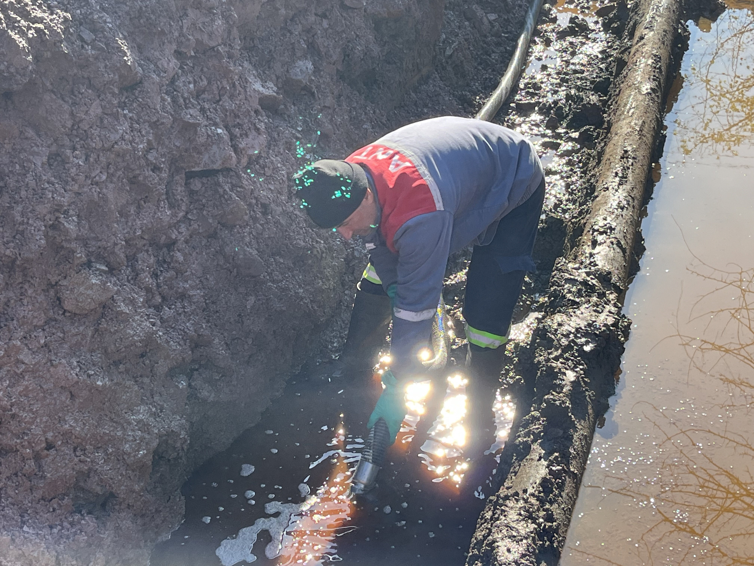 NATO AKARYAKIT BORU HATTINDA SIZINTI