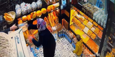 NEFES BORUSUNA ŞEKER KAÇAN ÇOCUK ÖLÜMDEN DÖNDÜ ÇOCUK, HEİMLİCH MANEVRASIYLA KURTULDU