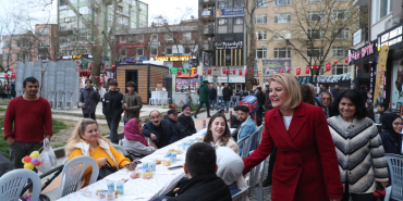On binlerce İzmitli büyük halk iftarında buluştu