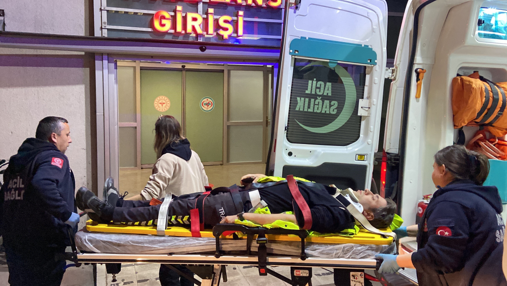 VALİ YAVUZ, KAZA YAPAN POLİSLERİN SAĞLIK DURUMLARININ İYİ OLDUĞUNU AÇIKLADI