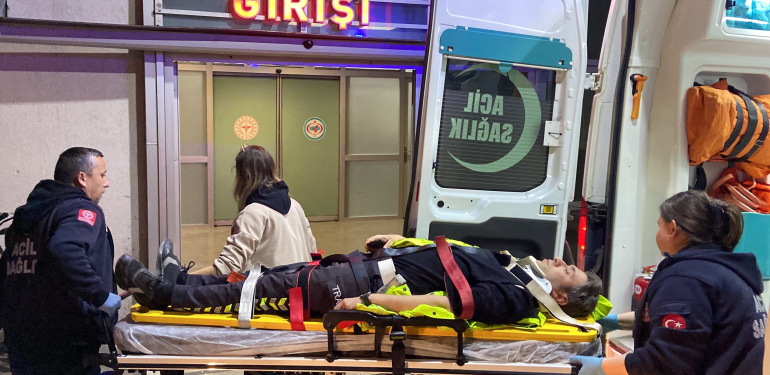 VALİ YAVUZ, KAZA YAPAN POLİSLERİN SAĞLIK DURUMLARININ İYİ OLDUĞUNU AÇIKLADI
