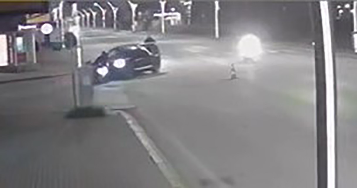 15 YAŞINDAKİ MOTOSİKLET SÜRÜCÜSÜNÜN ÖLDÜĞÜ KAZA KAMERADA