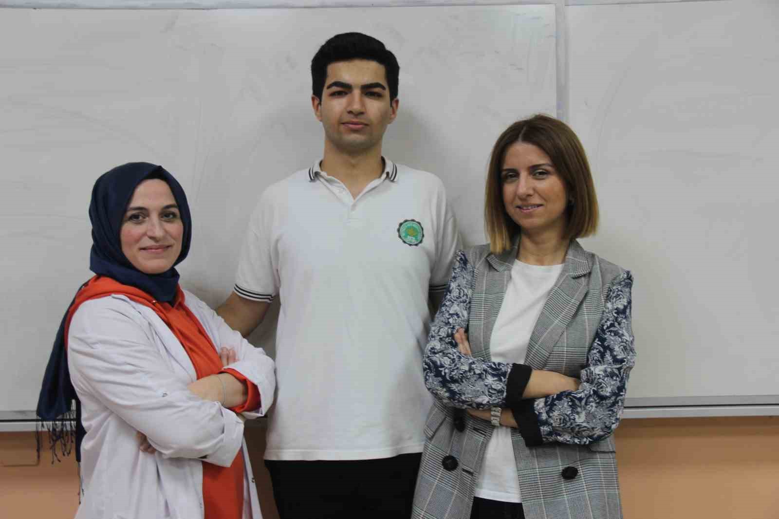 20240402aw175054 0.jpg