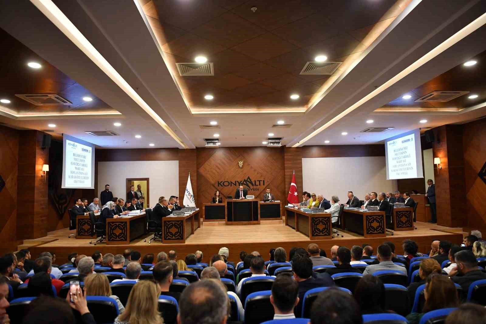 20240409aw180203 0.jpg