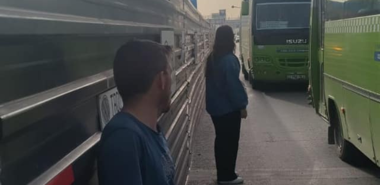 CHP' li Küçükkaya mazbatasını almadan başladı Lütfen kimseye bir zarar gelmeden...