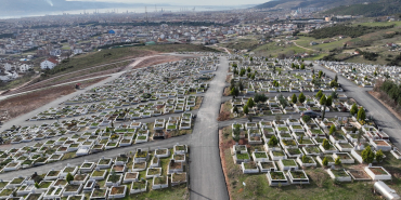 DERİNCE'DE MEZARLIK ZİYARETLERİNE ÜCRETSİZ SERVİS