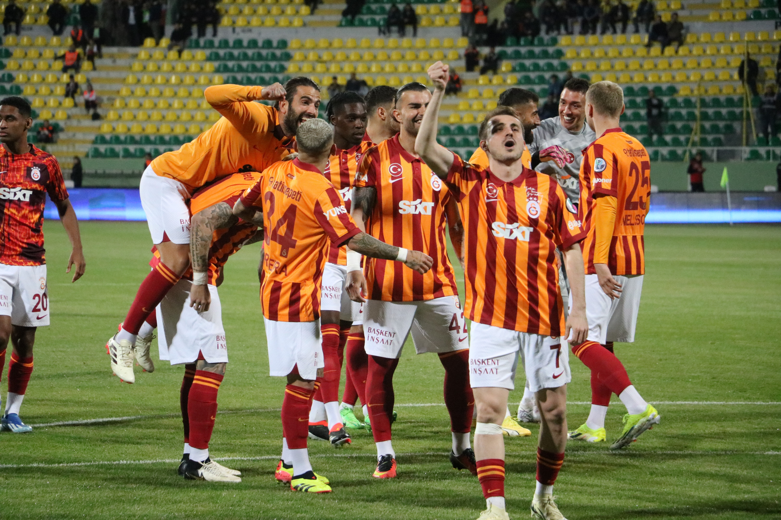 TFF SÜPER KUPA: GALATASARAY 1 FENERBAHÇE: 0 (MAÇ YARIDA KALDI)