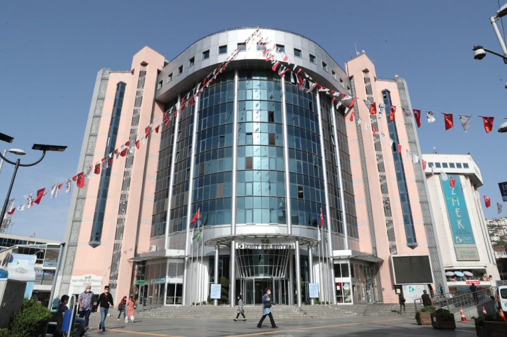 İşte İzmit Belediyesi’nin yeni meclis üyeleri