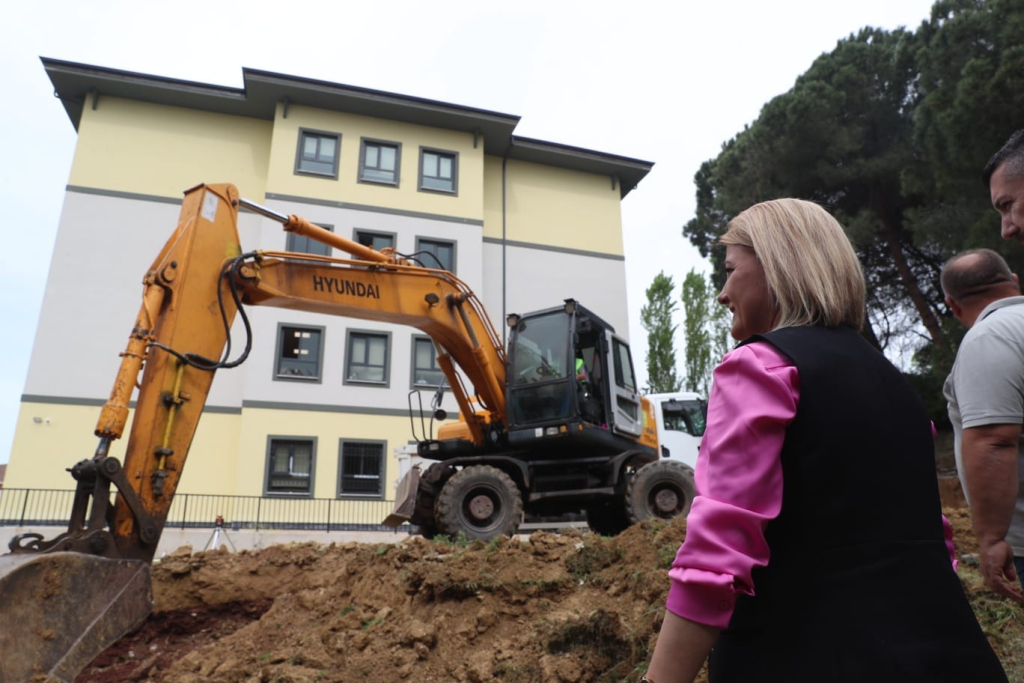 İzmit Belediyesi 6’ncı kreş çalışmasına Şirintepe’de başladı!