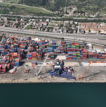 MİLYONLUK LİMAN KAZASINDA 1 AYDIR ENKAZ KALDIRMA ÇALIŞMASI SÜRÜYOR