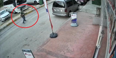 POMPALI TÜFEKLİ SALDIRI KAMERADA: CADDE ORTASINDA ATEŞ EDİP BİR GENCİ KOVALADI