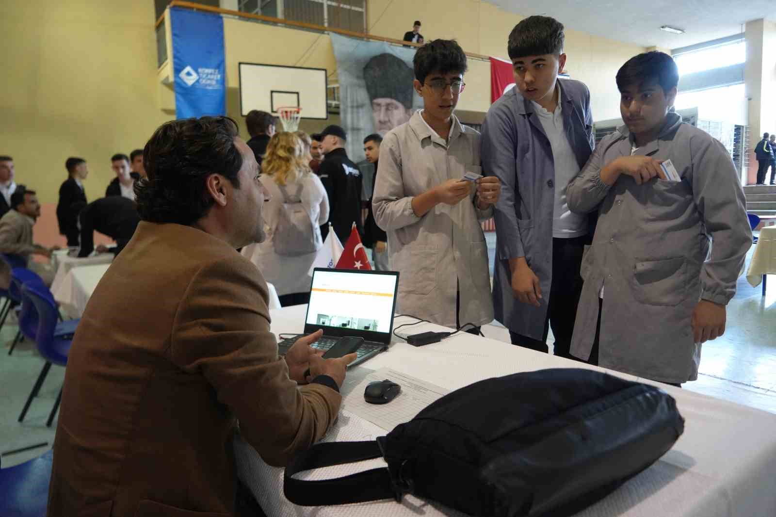 20240515aw204680 0.jpg