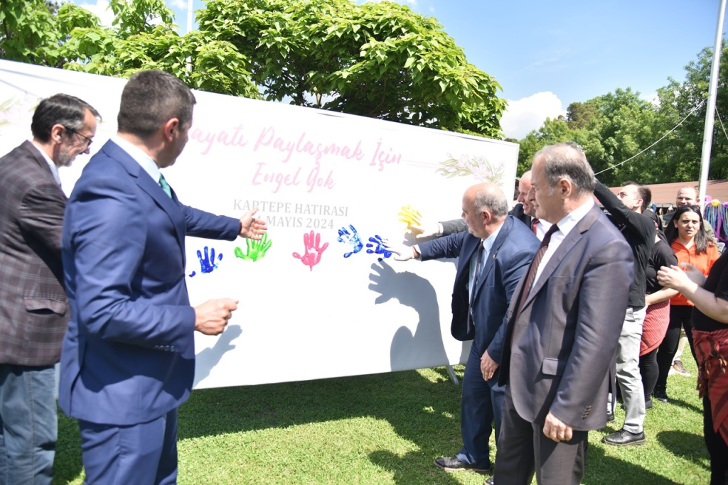 20240516aw205430 0.jpg