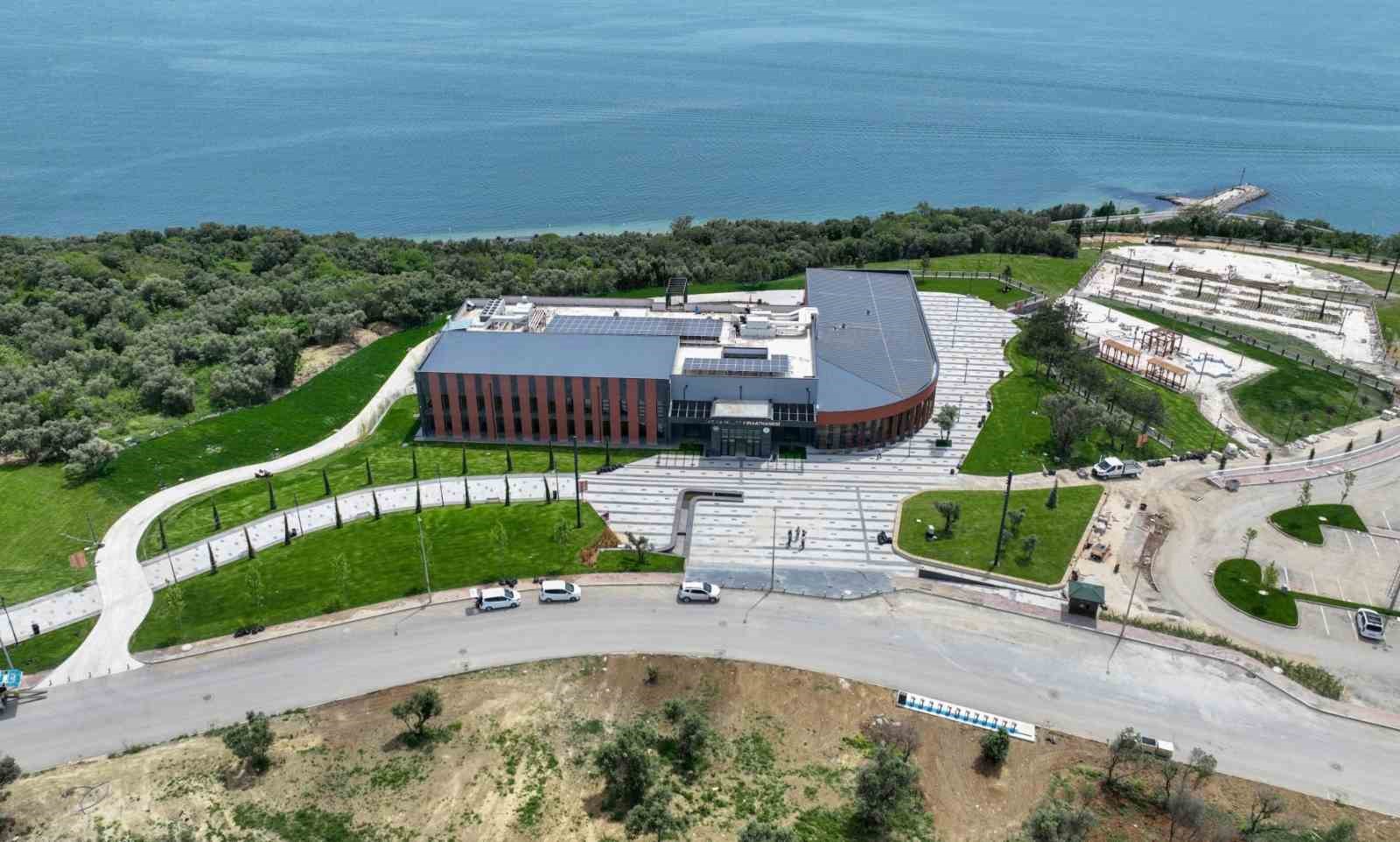 20240517aw206235 0.jpg