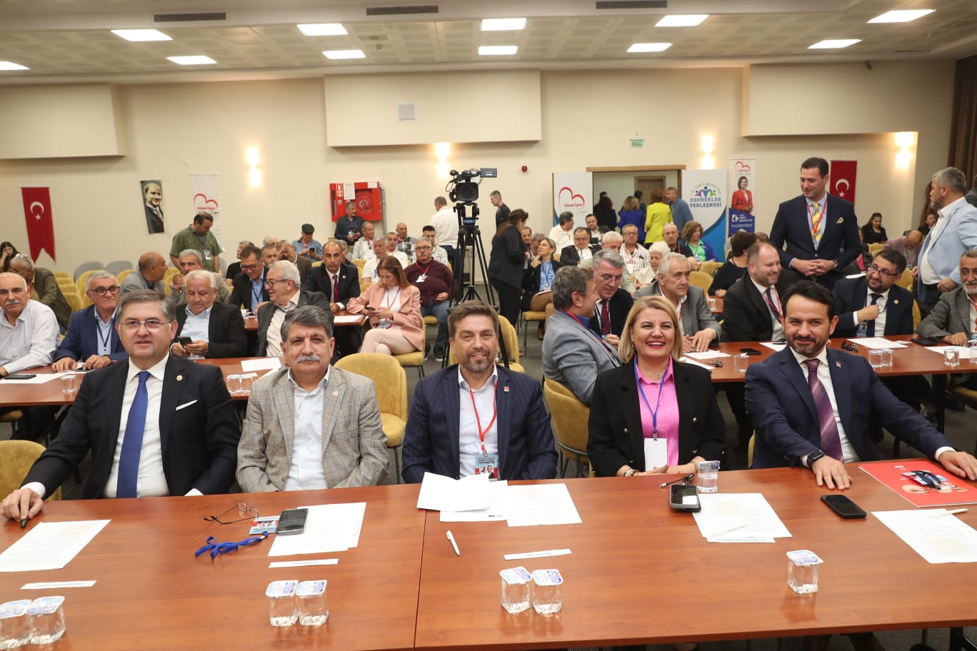 CHP İzmit tek vücut. İzmit danışmadan çıkan sonuç Önce genel sonra yerelde iktidar