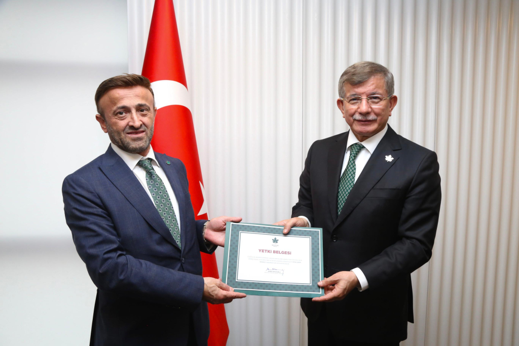 Davutoğlu, Kocaeli’ye Erdal Şahin’i atadı