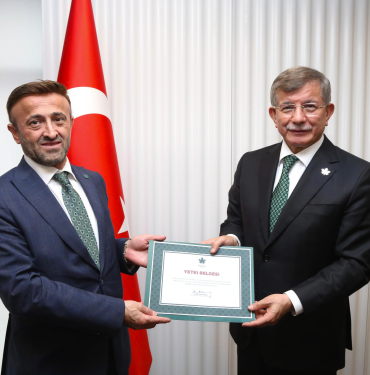 Davutoğlu, Kocaeli’ye Erdal Şahin’i atadı