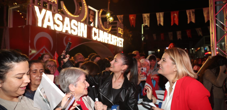 Hürriyet, “Yaşasın Türkiye Cumhuriyeti, Yaşasın Atatürk Gençliği”