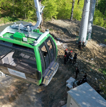 İTFAİYEDEN TELEFERİKTE NEFES KESEN TATBİKAT