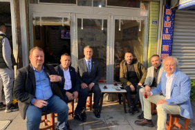 İzmit Belediyesinin güçlü kadrosu sabahın ilk ışıklarıyla işçilerle buluştu