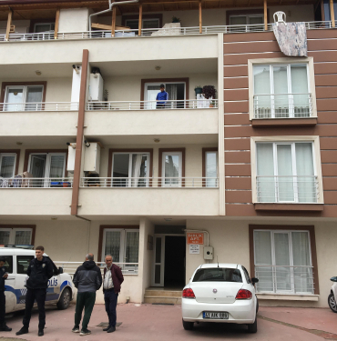 KENDİSİNDEN HABER ALINMAYAN KADIN EVDE ÖLÜ BULUNDU