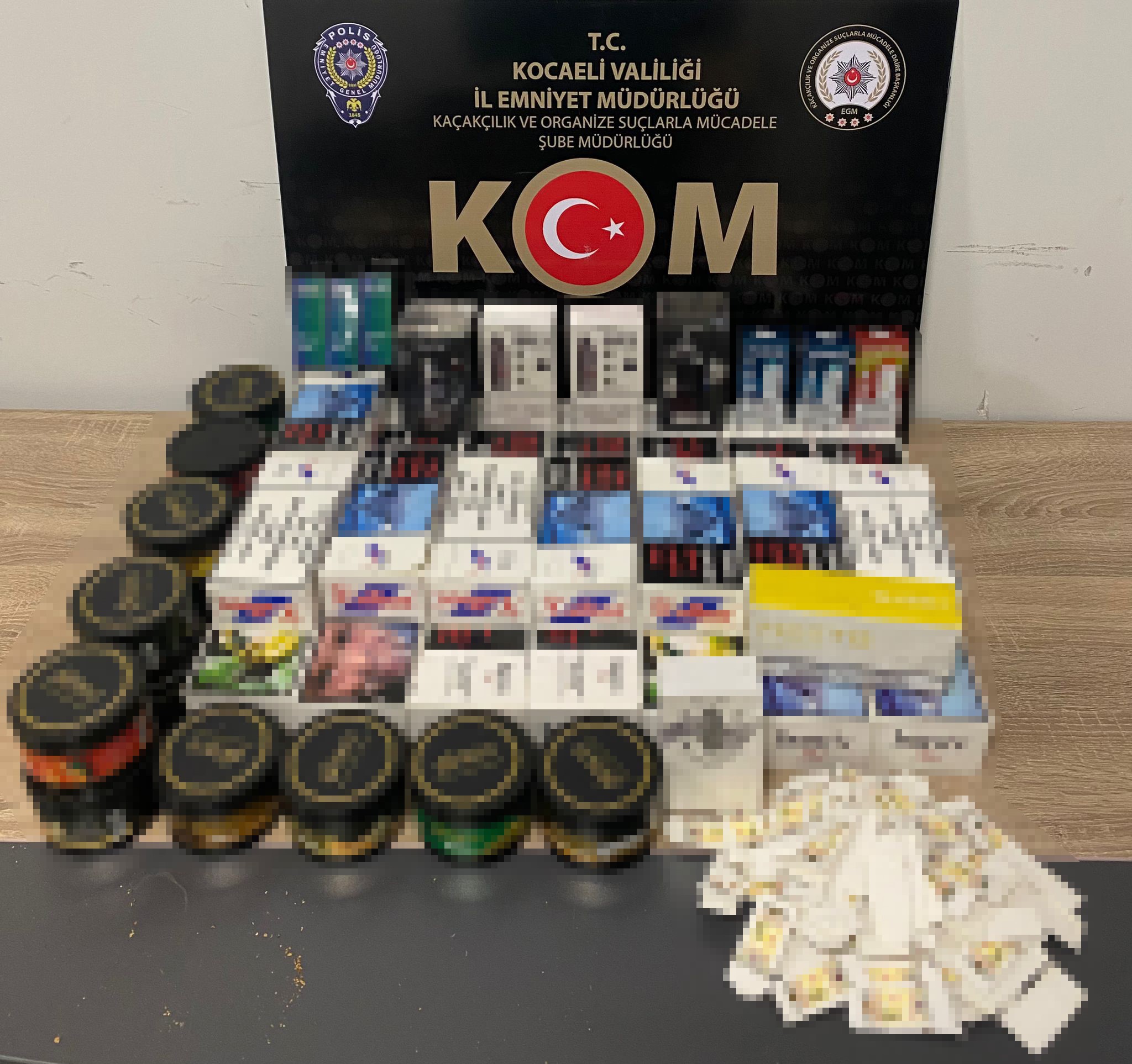KOCAELİ'DE 1 TON 100 KİLO GÜMRÜK KAÇAĞI TÜTÜN ELE GEÇİRİLDİ