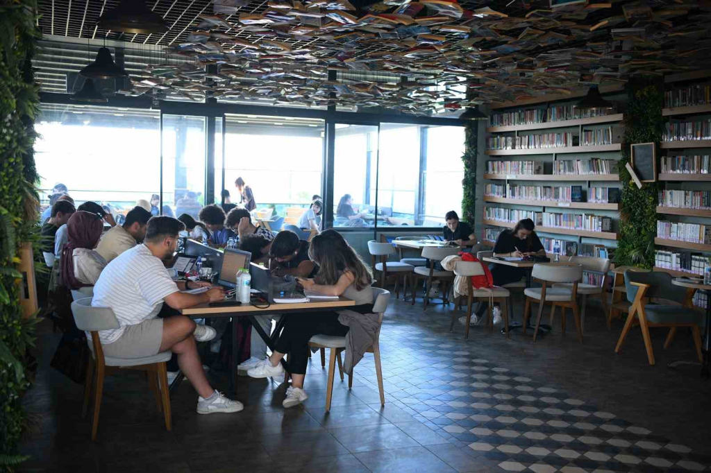 20240601aw217593 0.jpg