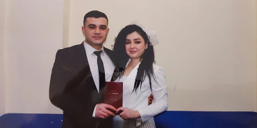 CEZAEVİNDE NİKAH KIYDI: TUTUKLU POLİSİN EŞİ UMUTLA BEKLİYOR POLİS VE BEKÇİ EŞLERİ 21 YILA TEPKİ GÖSTERDİ: "HAYALLERİMİZ YARIM KALDI"