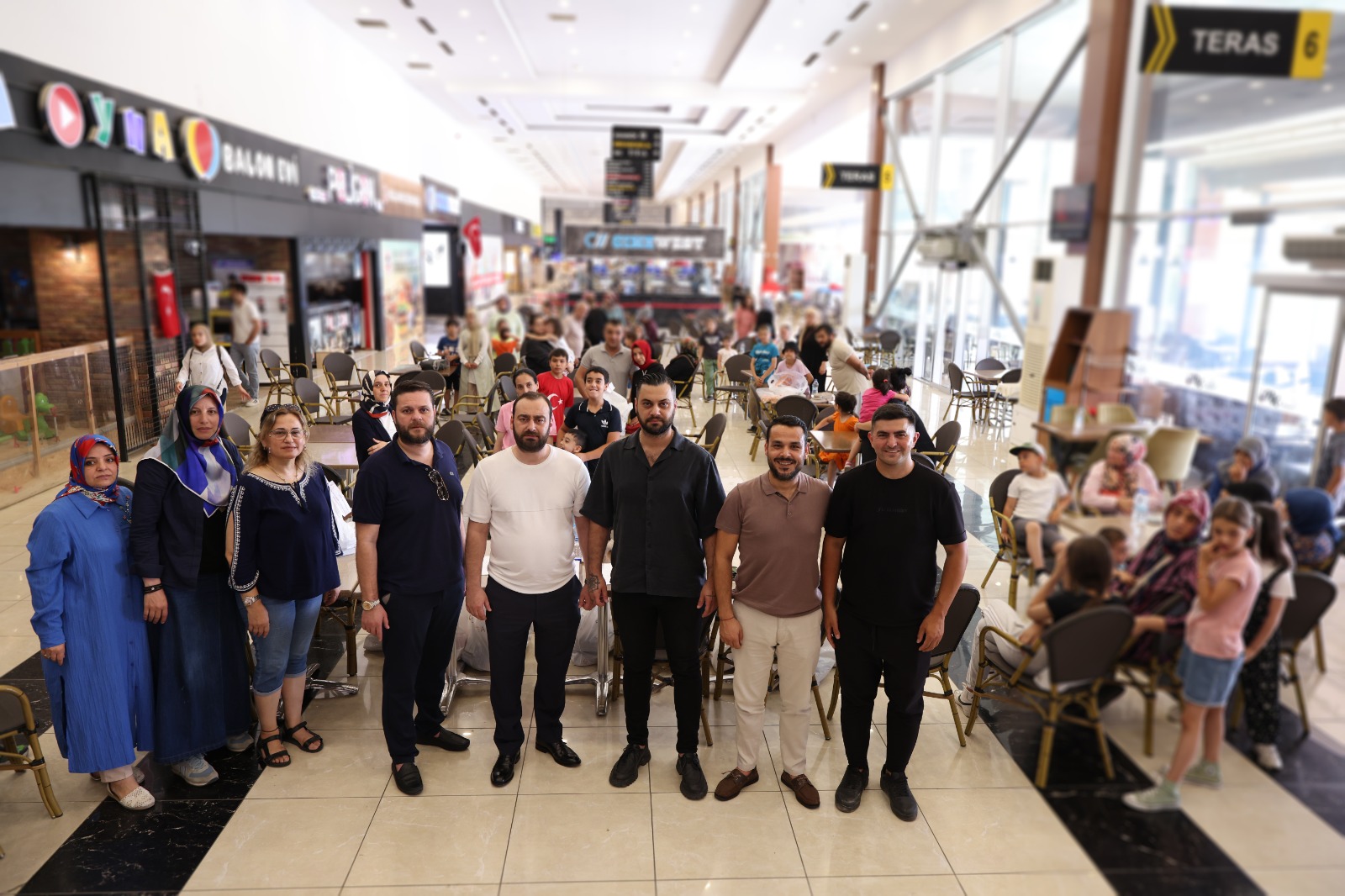 Çocukların bayram kıyafetleri KEV’den