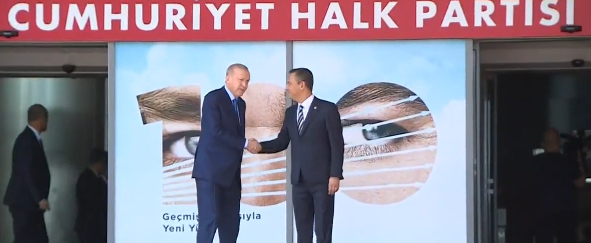 Erdoğan, 18 yıl sonra ilk kez CHP Genel Merkezi'nde (2)