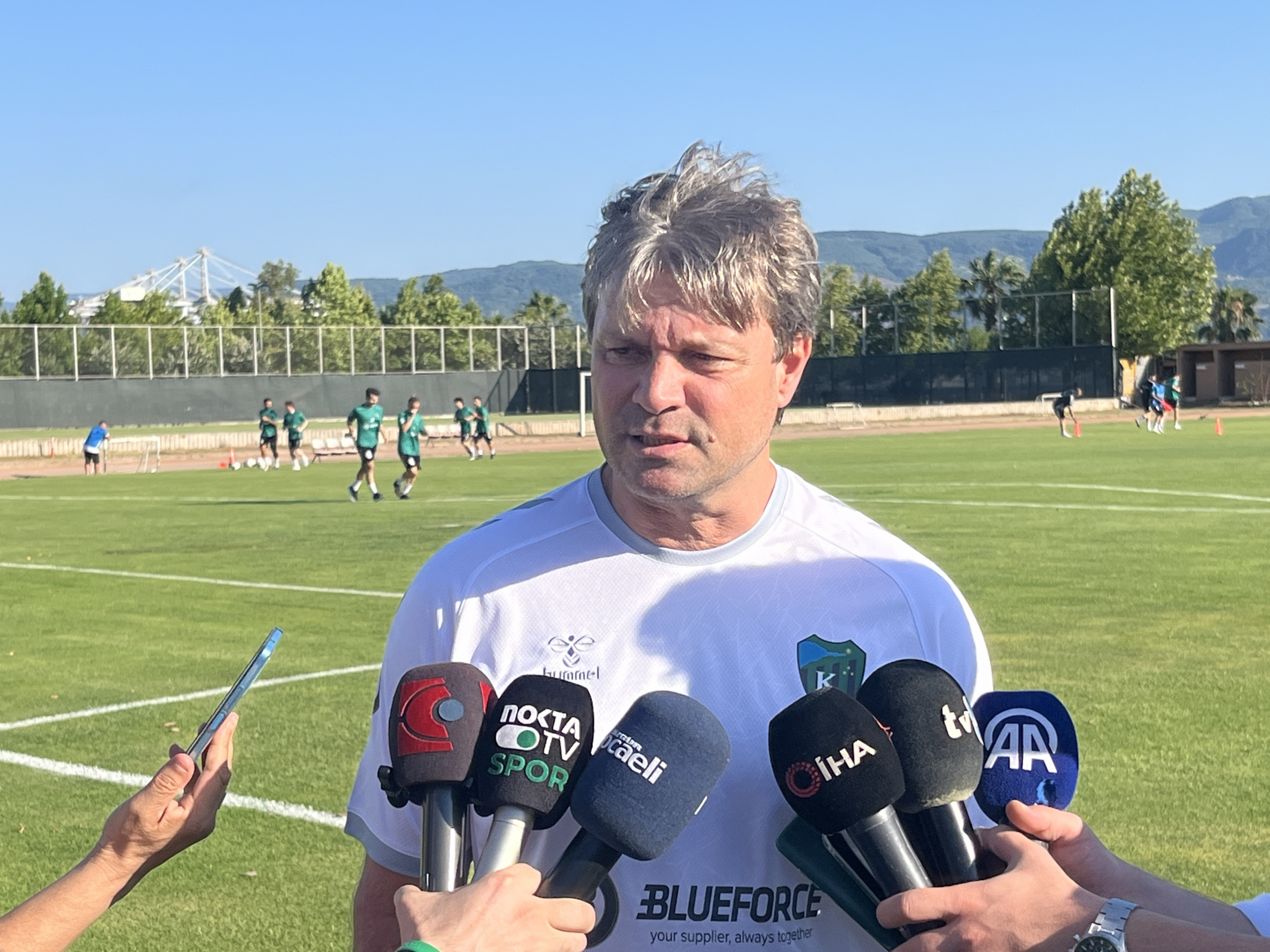 ERTUĞRUL SAĞLAM: "GEÇEN SEZONUN EN BÜYÜK SIKINTISI FORVETTİ" KOCAELİSPOR'A ŞAMPİYONLUK PAROLASIYLA İLK İDMAN