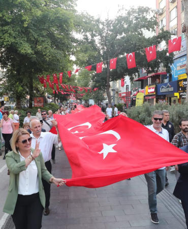 İzmit’te Kurtuluş Korteji coşkusu!