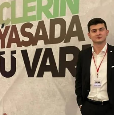 CHP Kartepe Gençliğine ilk aday Doğukan Karabaş oldu