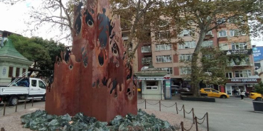 Esnaflar 15 Temmuz Anıtının kaldırılması için imza topladı